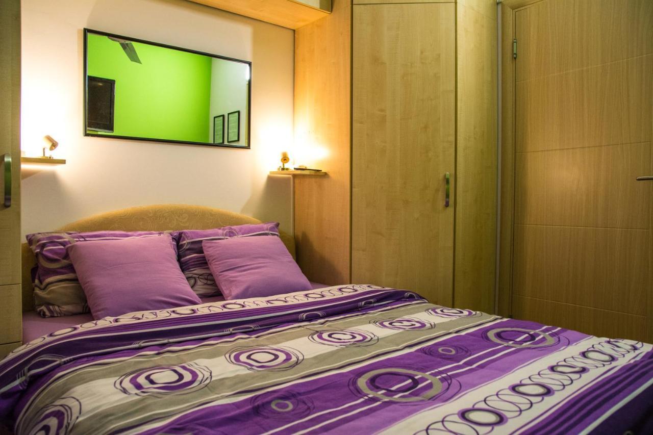 Rooms And Apartments S Βελιγράδι Εξωτερικό φωτογραφία