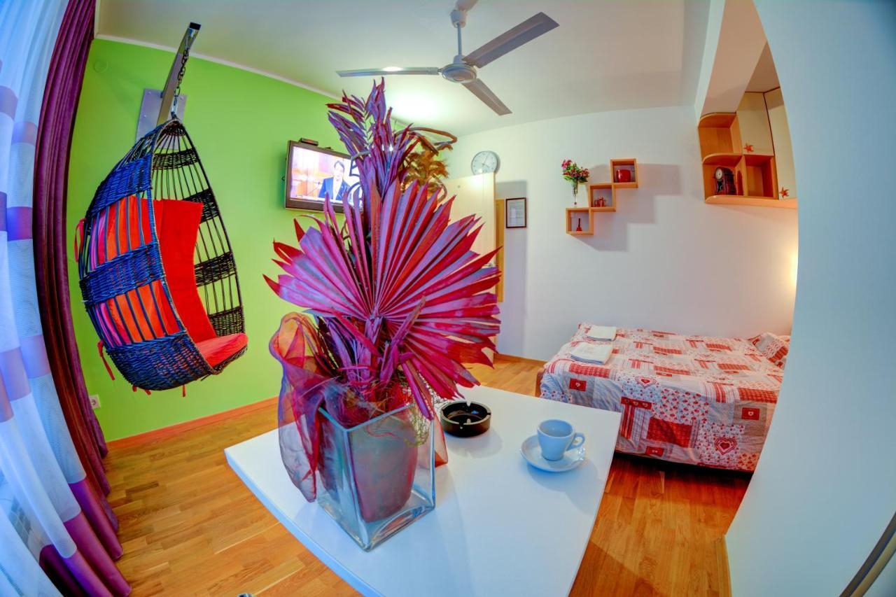 Rooms And Apartments S Βελιγράδι Εξωτερικό φωτογραφία