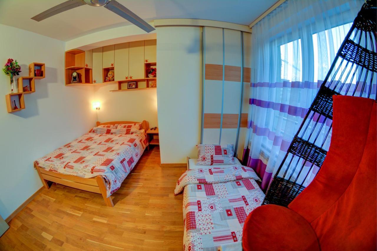 Rooms And Apartments S Βελιγράδι Εξωτερικό φωτογραφία